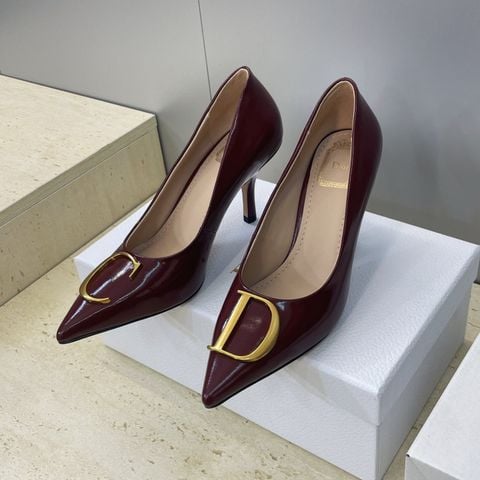 GIÀY CAO GÓT NỮ DIO DA BÓNG MŨI NHỌN KHÓA CHỮ C/D KIM LOẠI