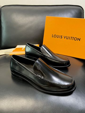 GIÀY NAM LOAFER LV* DA Ý ĐÁNH BÓNG – MOC-TOE TINH GỌN, LỊCH LÃM