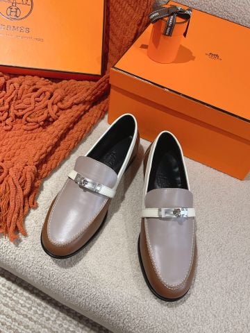 GIÀY NỮ LOAFER HERM* DESTIN DA MỀM PHỐI HAI MÀU THANH LỊCH