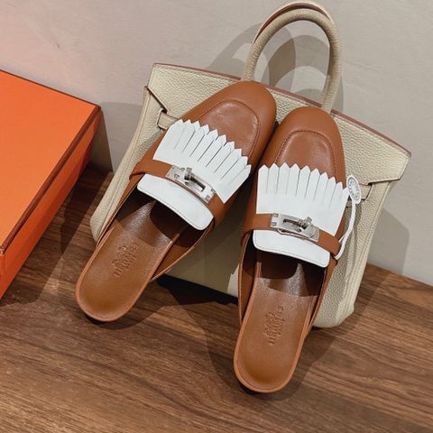 GIÀY SỤC NỮ HERM* OZ NAPPA NÂU TUA RUA KELLY TRẮNG