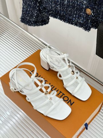 SANDAL CAO GÓT NỮ L V ROMAN STRAPPY DA BÊ – GÓT TRỤ, KHÓA KIM LOẠI TINH XẢO