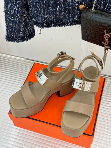 SANDAL NỮ H M KHÓA KELLY KIM LOẠI ĐẾ PLATFORM 7CM TÔN DÁNG