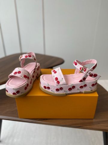 Sandal nữ LV* x TM 6AM cherry thêu vải bố dày phiên bản Early Spring 2025