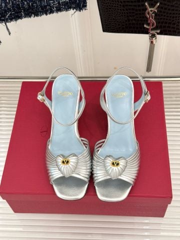 SANDAL ĐẾ XUỒNG NỮ V L HEART-MOTIF OPEN-TOE – DA MỀM, ĐẾ WOVEN-EFFECT CAO 8,5CM
