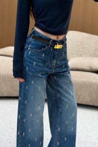 QUẦN JEANS NỮ M M LƯNG CAO ỐNG RỘNG HỌA TIẾT LOGO JACQUARD KÈM THẮT LƯNG DA