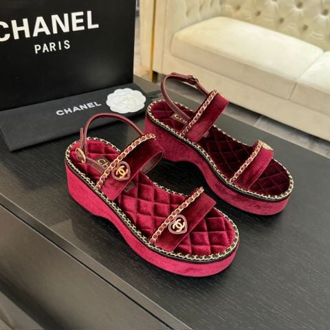 SANDAL NỮ CN ĐẾ DÀY CHAIN DOUBLE C & HỌA TIẾT TRÁI TIM