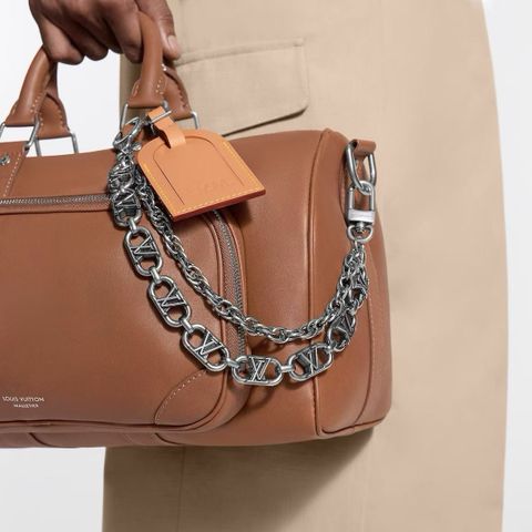 DÂY XÍCH TÚI NAM NỮ L V PHỐI CHARM KIM LOẠI CÁ TÍNH – TẠO ĐIỂM NHẤN NỔI BẬT CHO TÚI