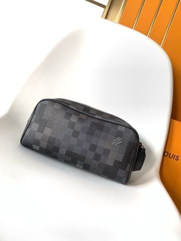 TÚI CẦM TAY NAM L V DAMOFLAGE BLACK DOPP KIT PHOM HỘP GỌN SANG HOẠ TIẾT PIXEL DAMIER HIỆN ĐẠI N ĐẠI ROGRAM DA BÊ VÂN NỔI PHOM MỎNG SANG TRỌNG