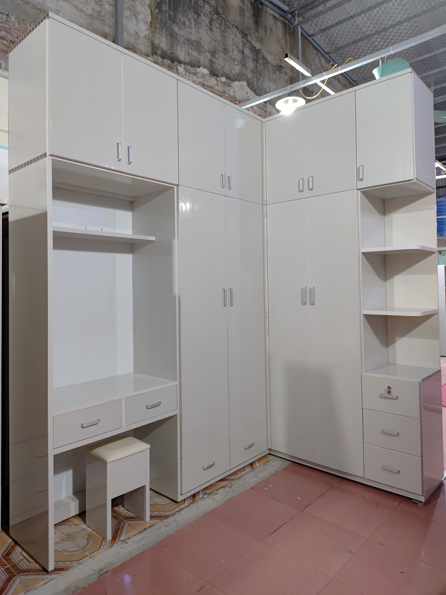 TỦ GÓC NHỰA ĐÀI LOAN TG101