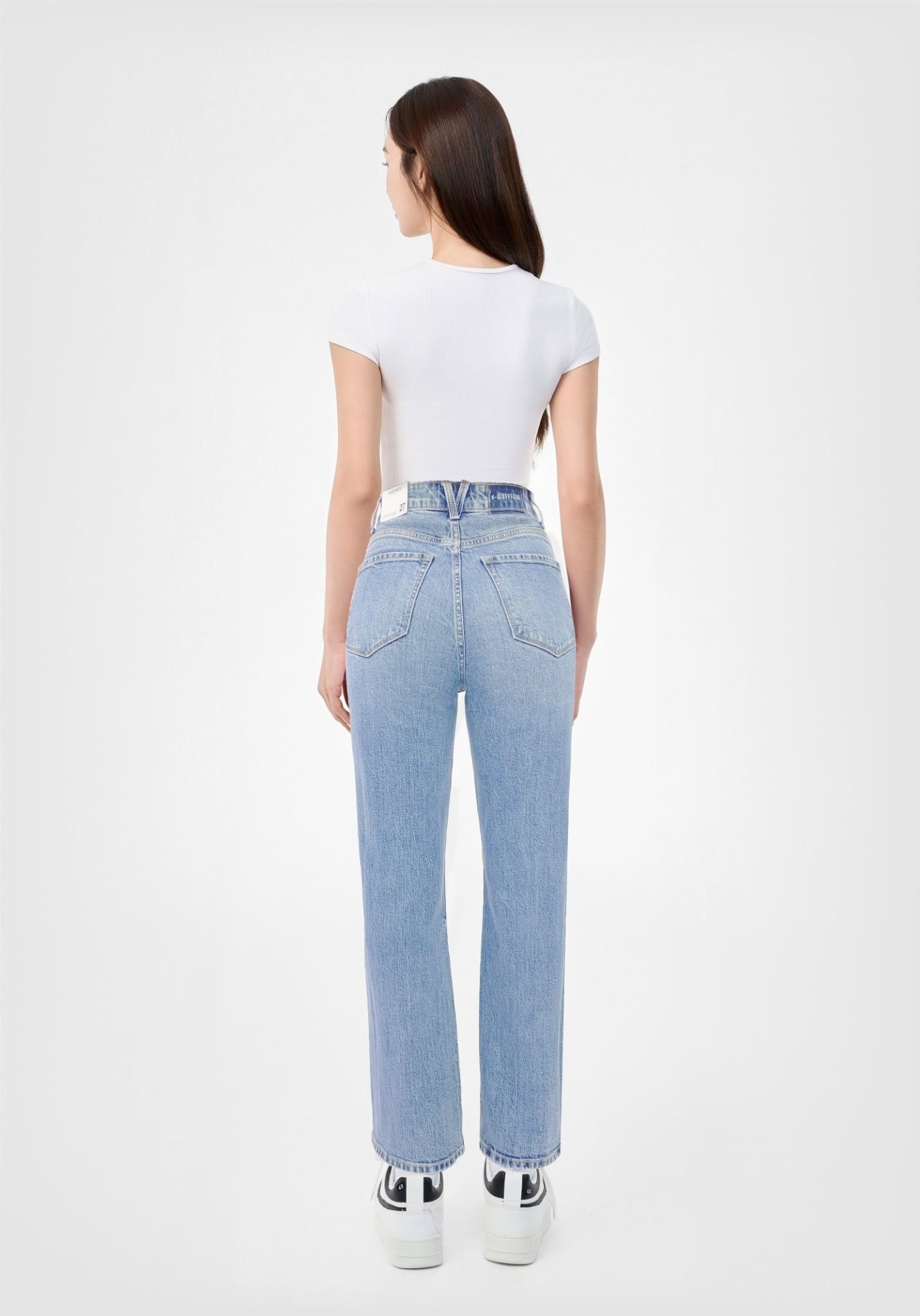 Quần Jeans Nữ Dài Dáng Straight Màu Xanh Nhạt - Light Blue Straight Women's Long Jeans - 124WD2083B1