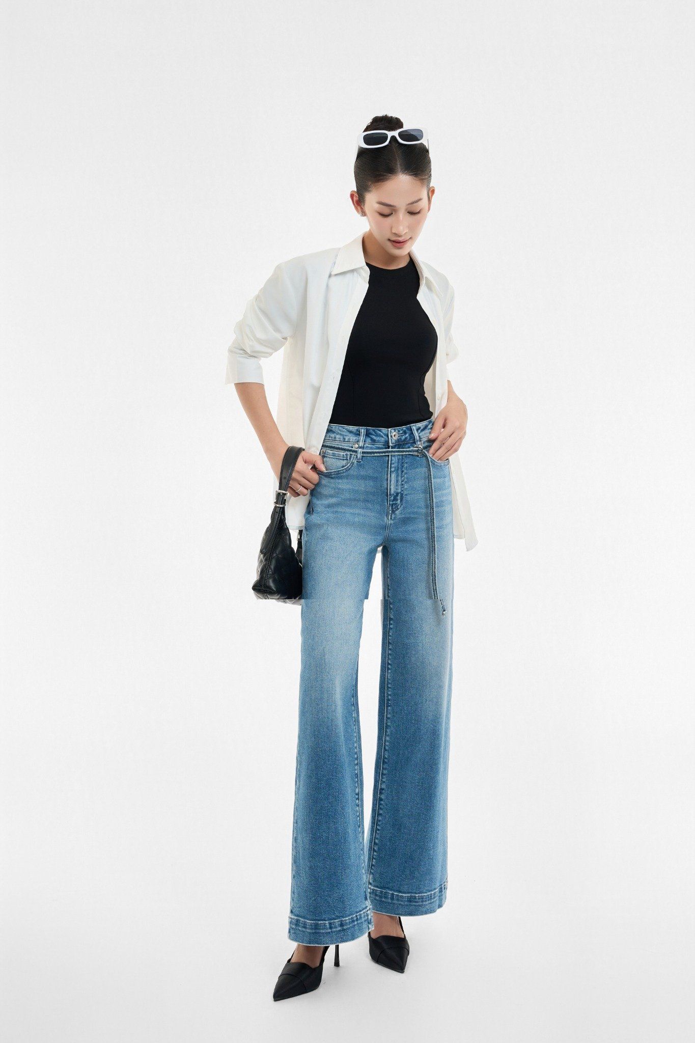 QUẦN DÀI NỮ DENIM LIGHT BLUE FORM WIDE LEG CÓ DÂY LƯNG - 124WD2085F1