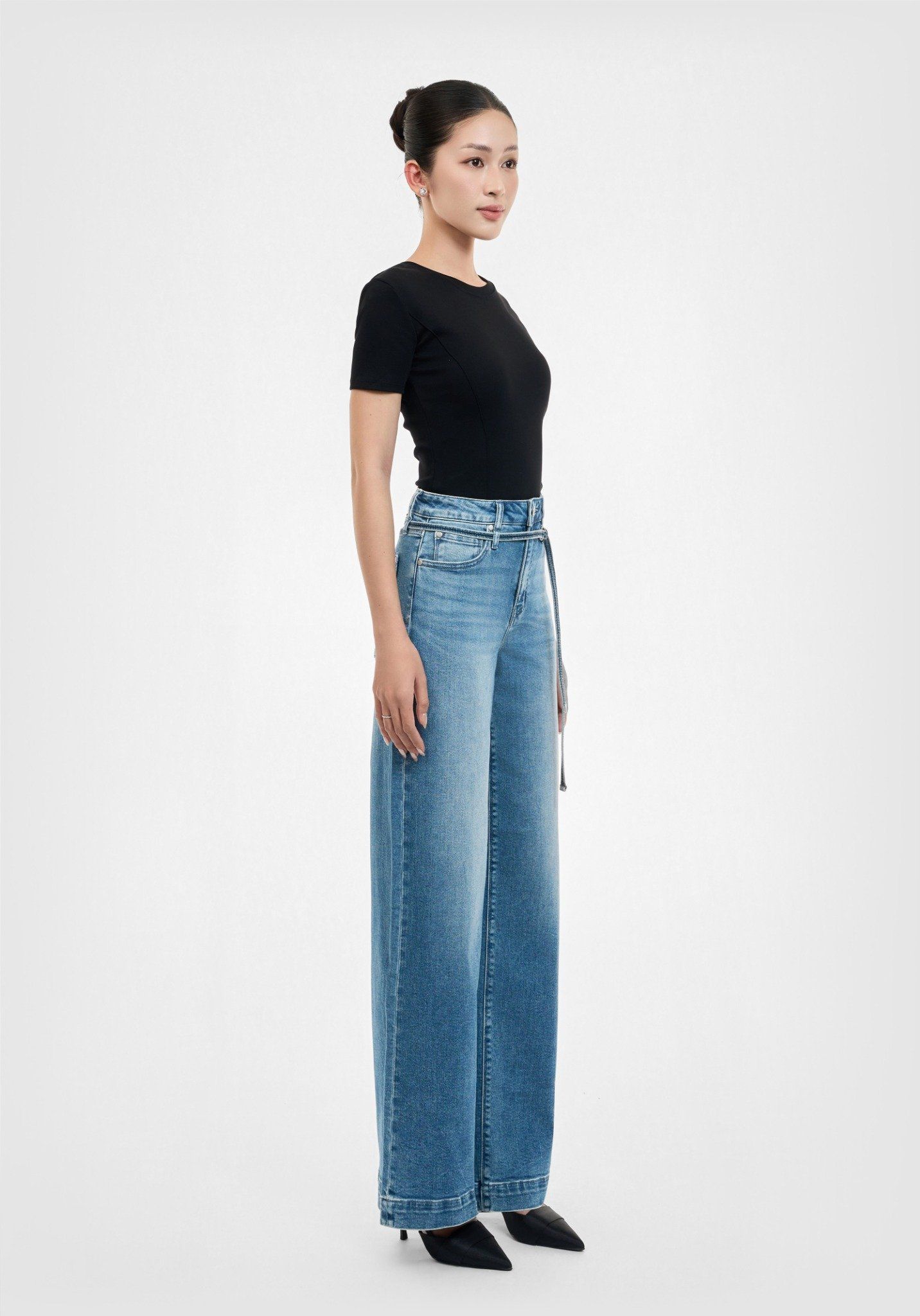 QUẦN DÀI NỮ DENIM LIGHT BLUE FORM WIDE LEG CÓ DÂY LƯNG - 124WD2085F1