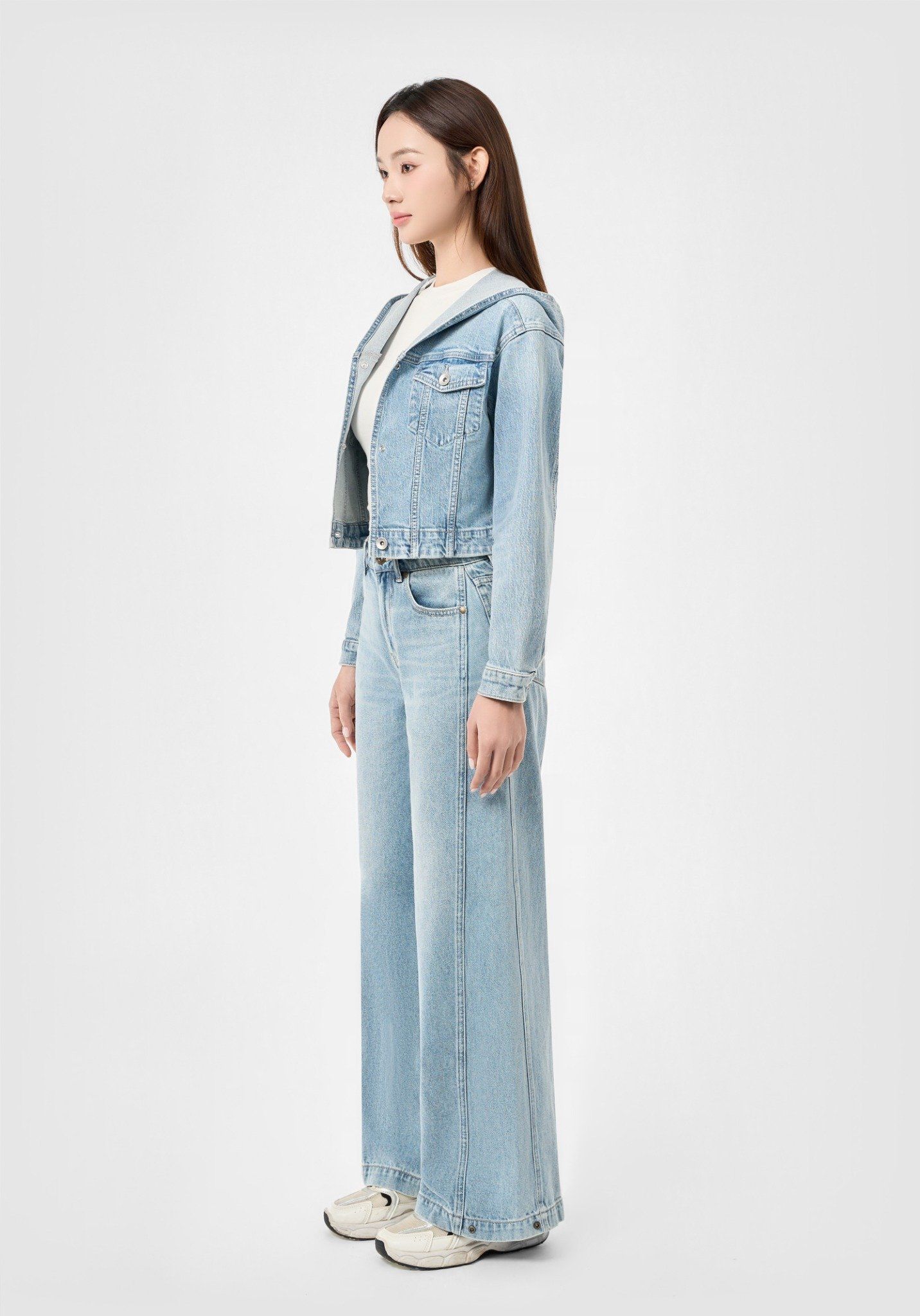 ÁO KHOÁC NỮ DENIM LIGHT BLUE CÓ NÓN FORM CROP - 125WD1042F3