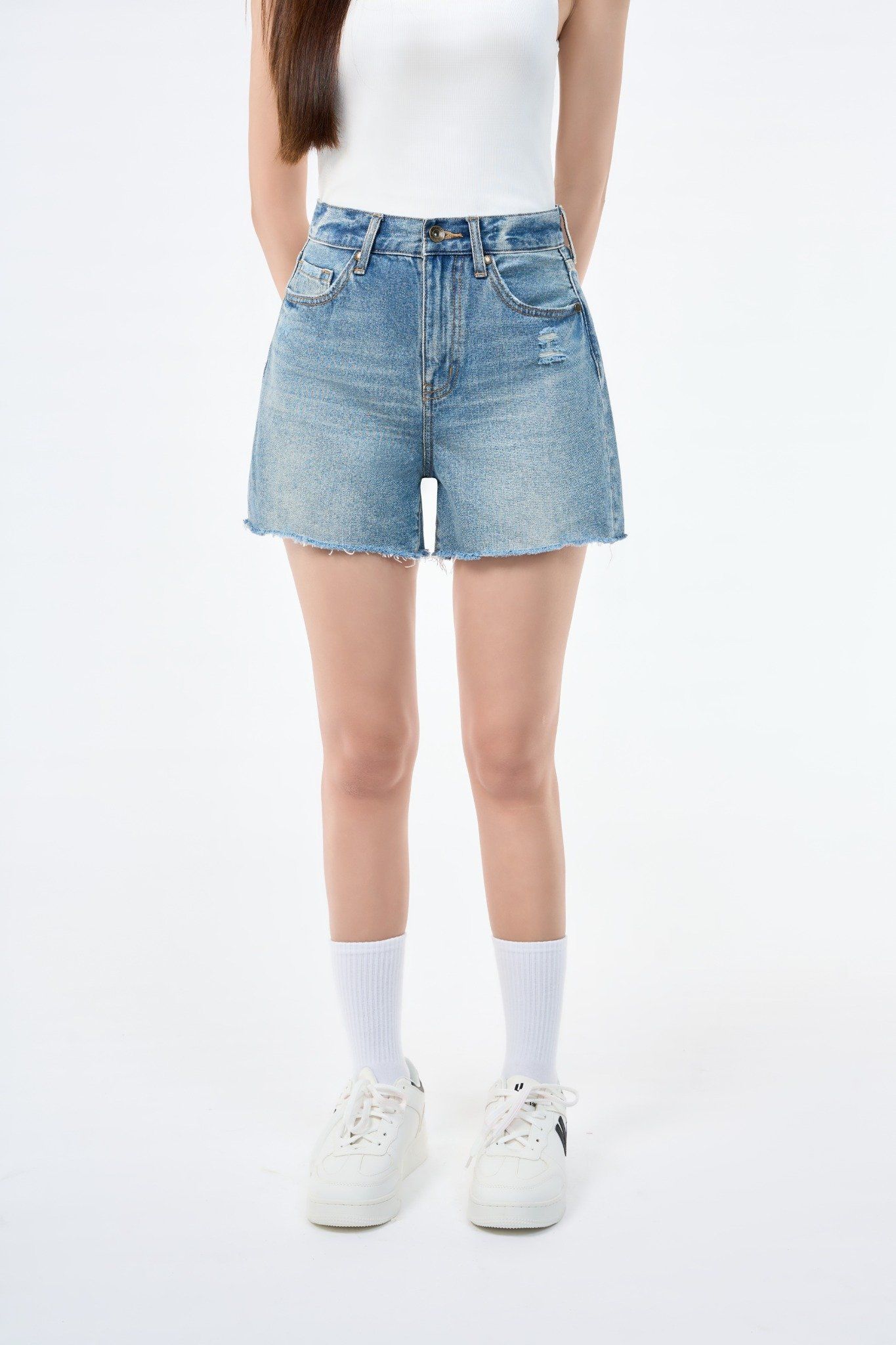 QUẦN SHORTS NỮ DENIM LIGHT BLUE  FORM RỘNG - 125WD1103F1