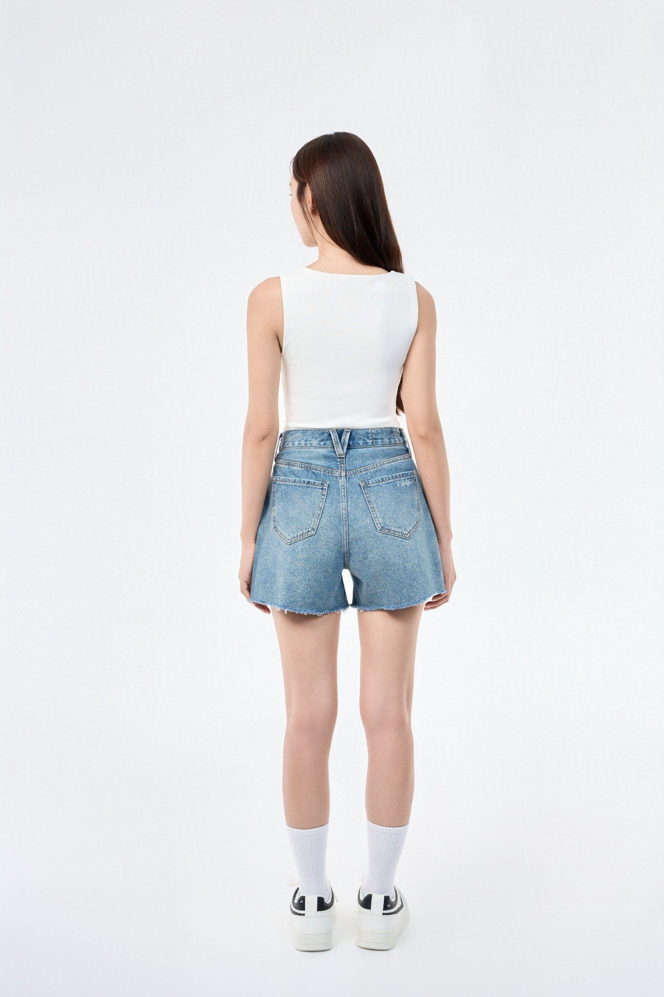 QUẦN SHORTS NỮ DENIM LIGHT BLUE  FORM RỘNG - 125WD1103F1