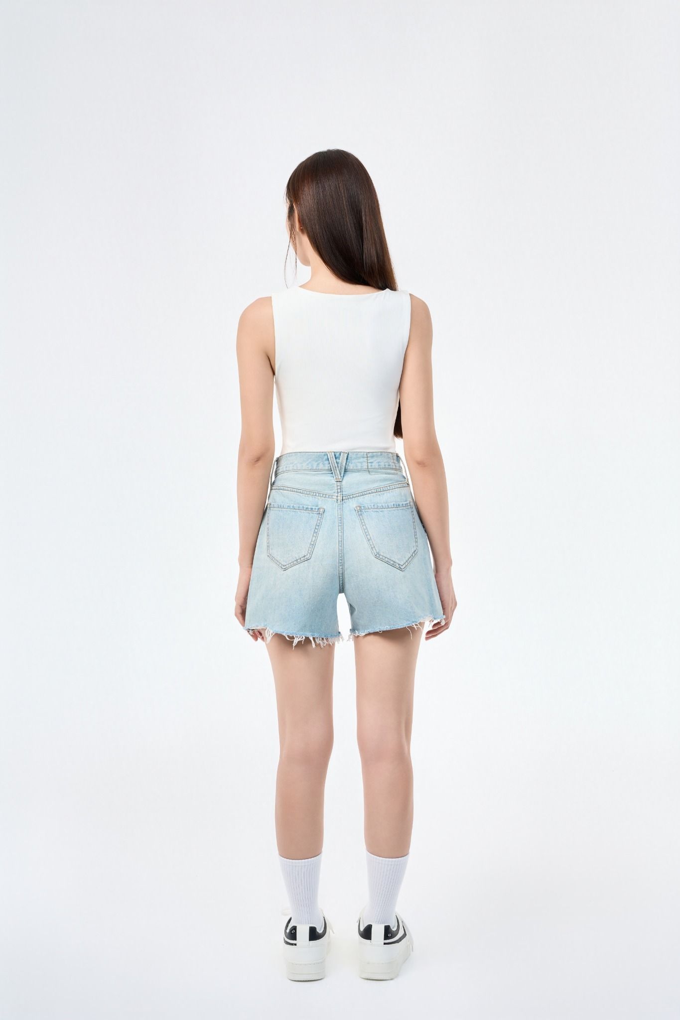 QUẦN SHORTS NỮ DENIM LIGHT BLUE  FORM RỘNG - 125WD1103F2