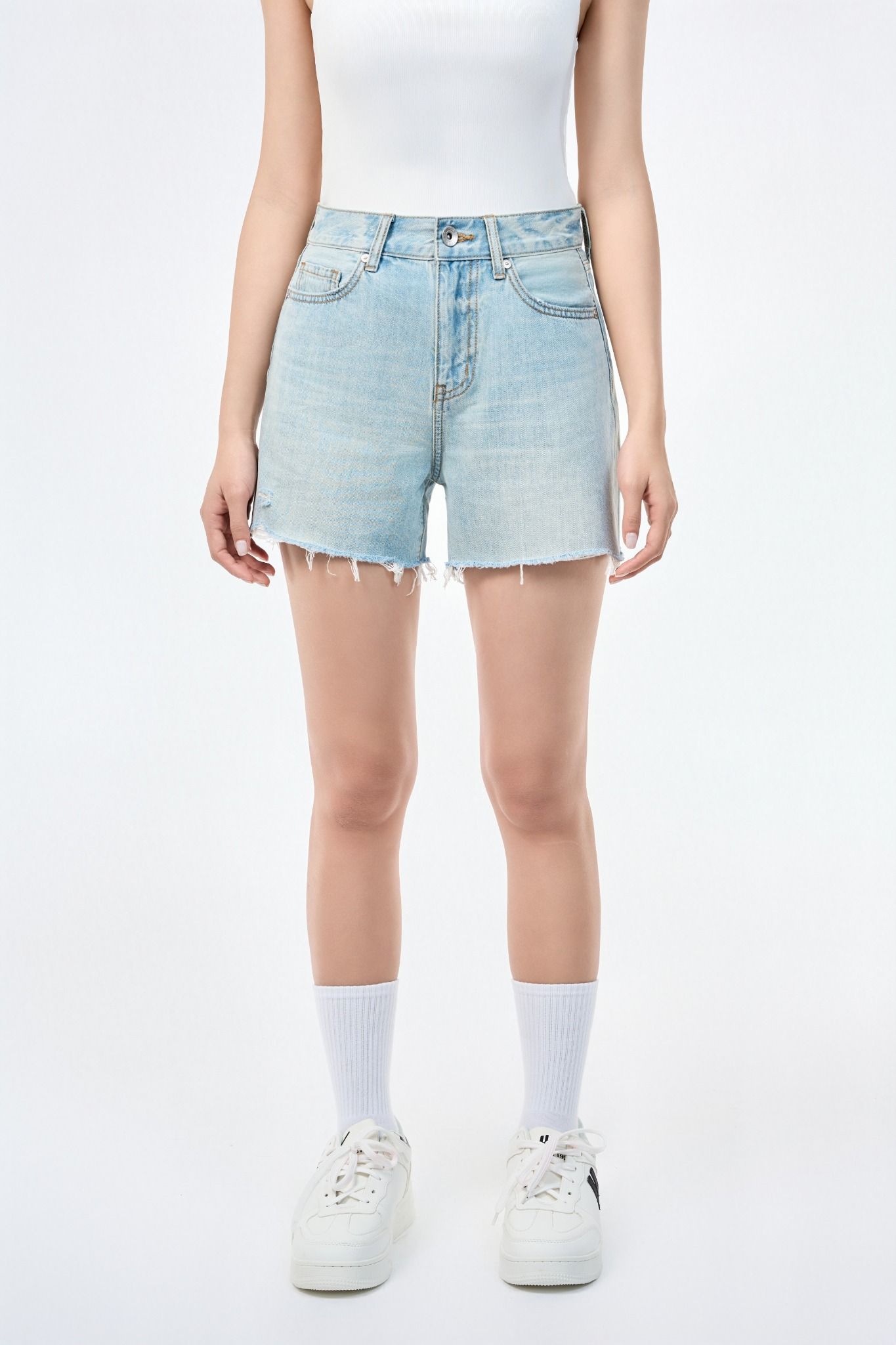 QUẦN SHORTS NỮ DENIM LIGHT BLUE  FORM RỘNG - 125WD1103F2
