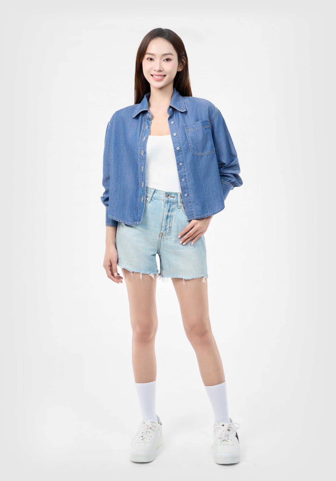 QUẦN SHORTS NỮ DENIM LIGHT BLUE  FORM RỘNG - 125WD1103F2