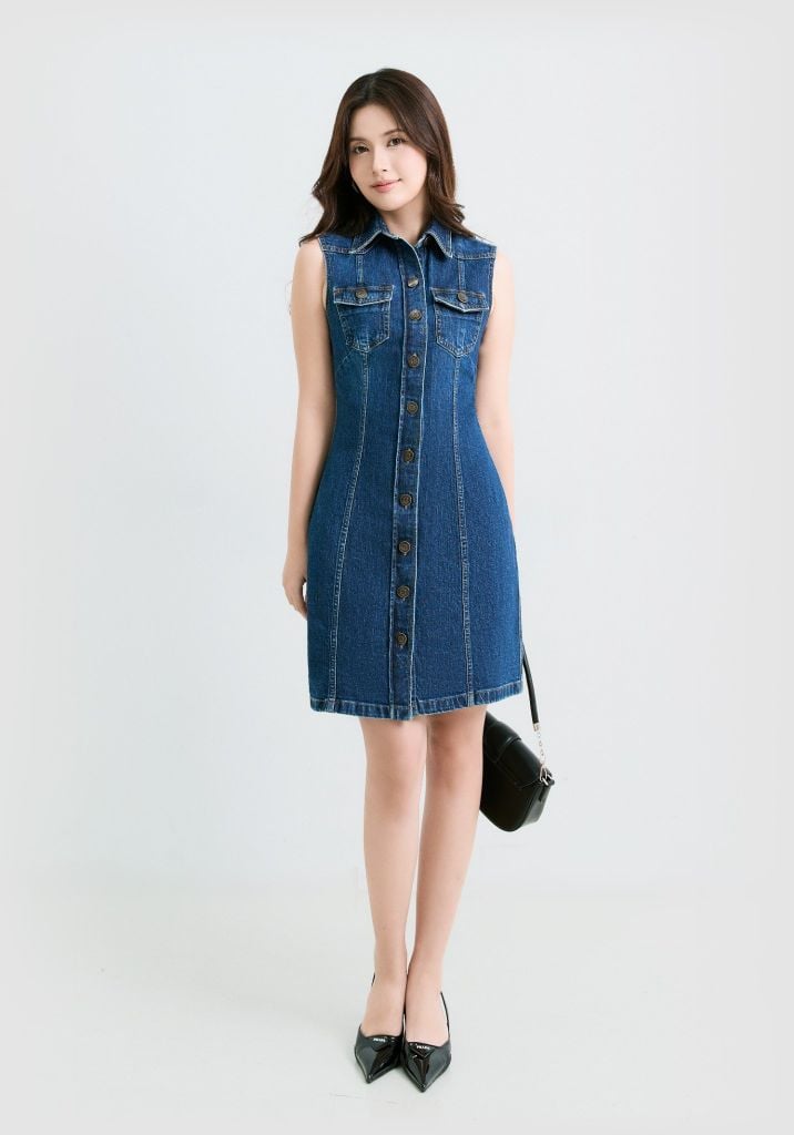 ĐẦM SƠ MI DENIM MÀU XANH KHÔNG TAY FORM A - 125WD1124B1
