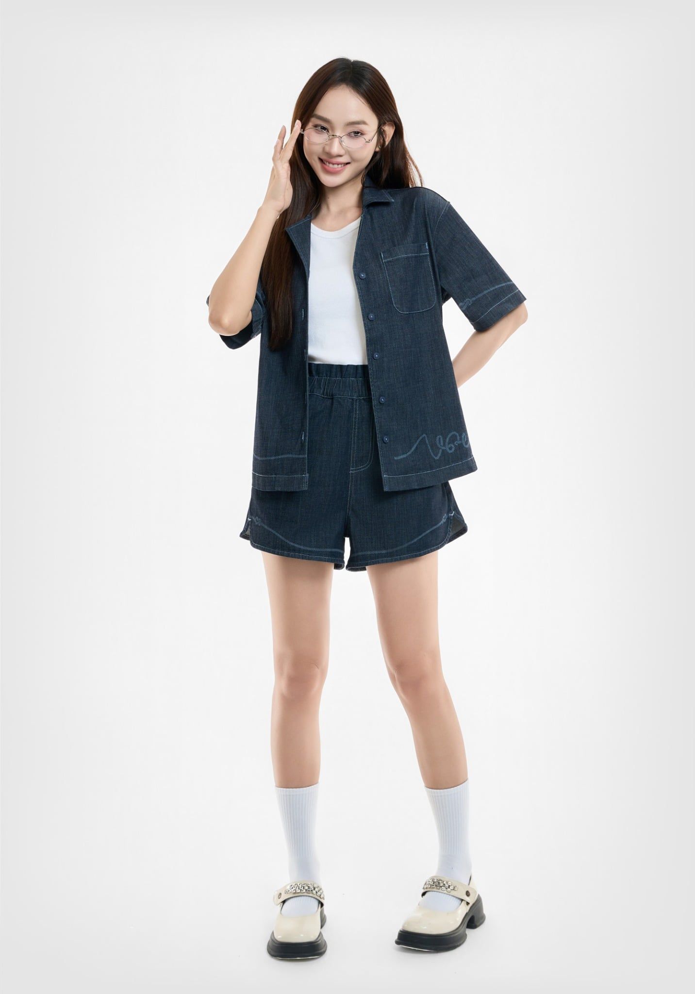 ÁO SƠ MI NỮ DENIM CỔ SAM NGẮN TAY FORM RỘNG - 125WD2033F1