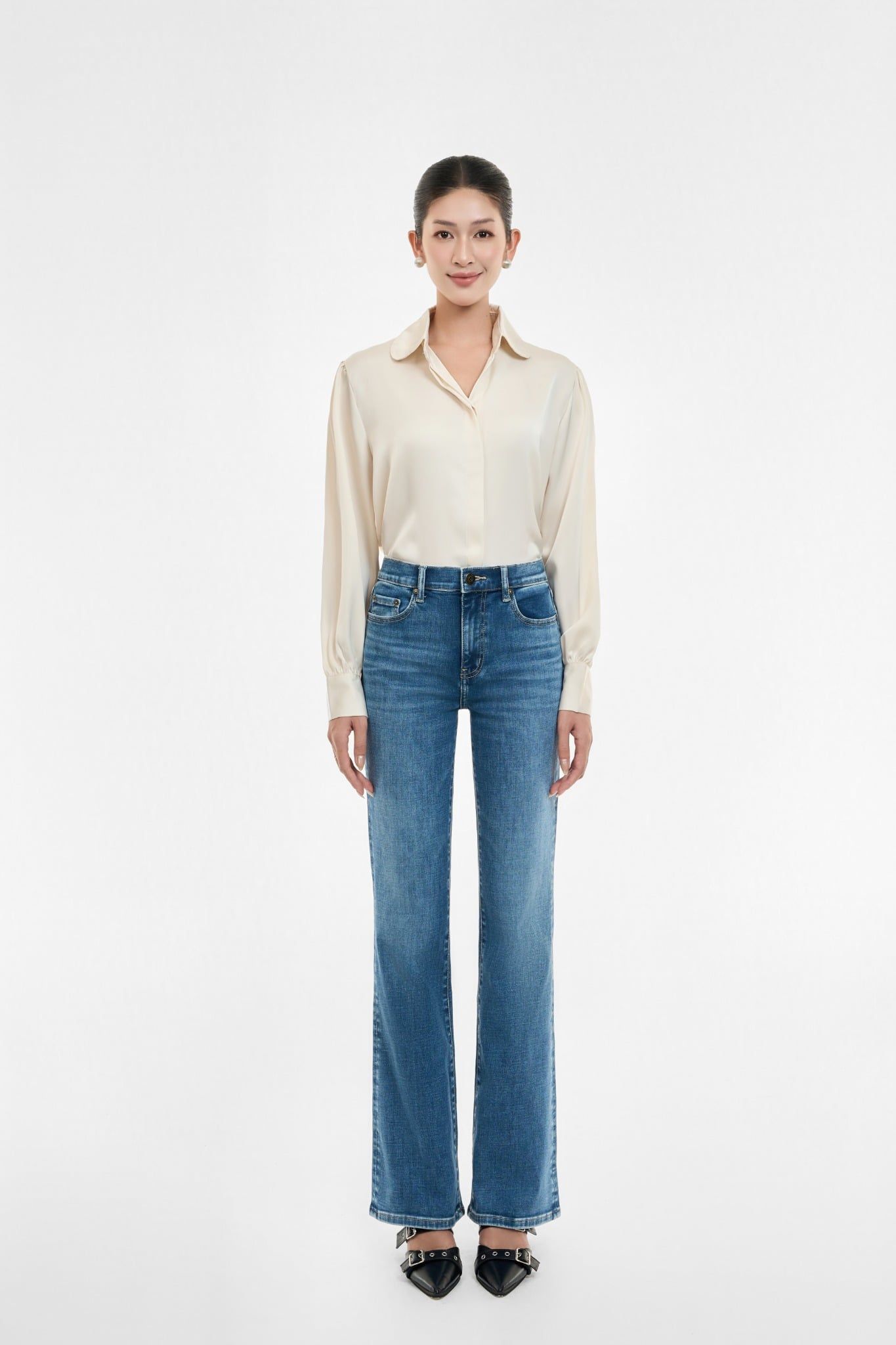 QUẦN DÀI NỮ DENIM MEDIUM BLUE FORM BOOTCUT  LƯNG TRUNG - 125WD2084B1