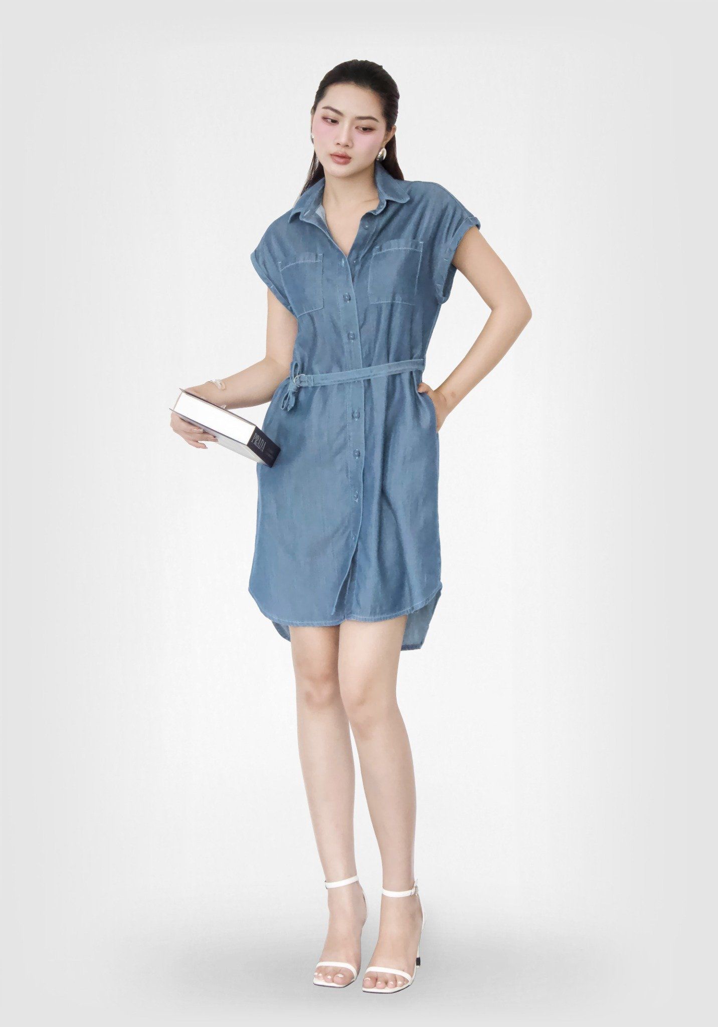 ĐẦM SƠ MI DENIM LIGHT BLUE  FORM OVERSIZE - 125WD2124B1