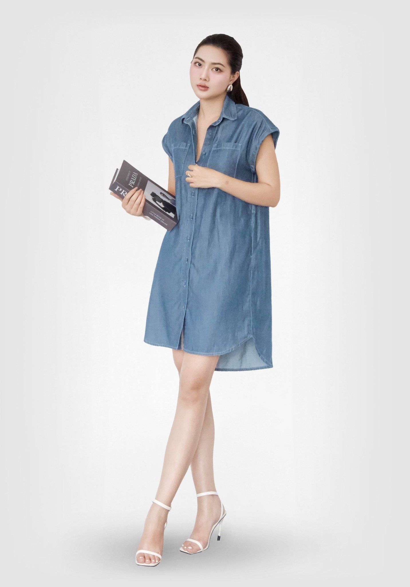 ĐẦM SƠ MI DENIM LIGHT BLUE  FORM OVERSIZE - 125WD2124B1