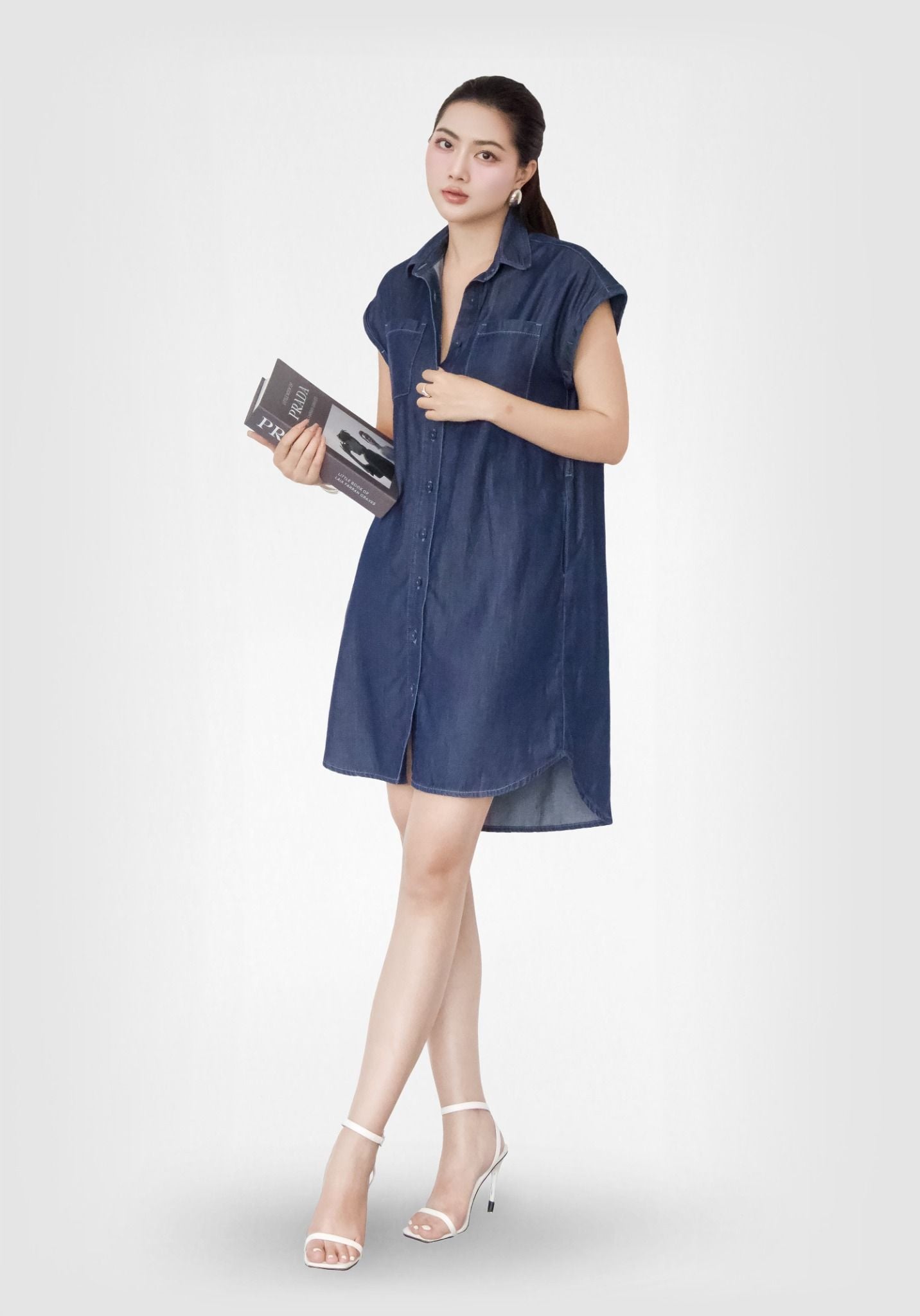 Đầm Sơ Mi Denim Xanh Đậm Form Suông Rộng - 125WD2124B1