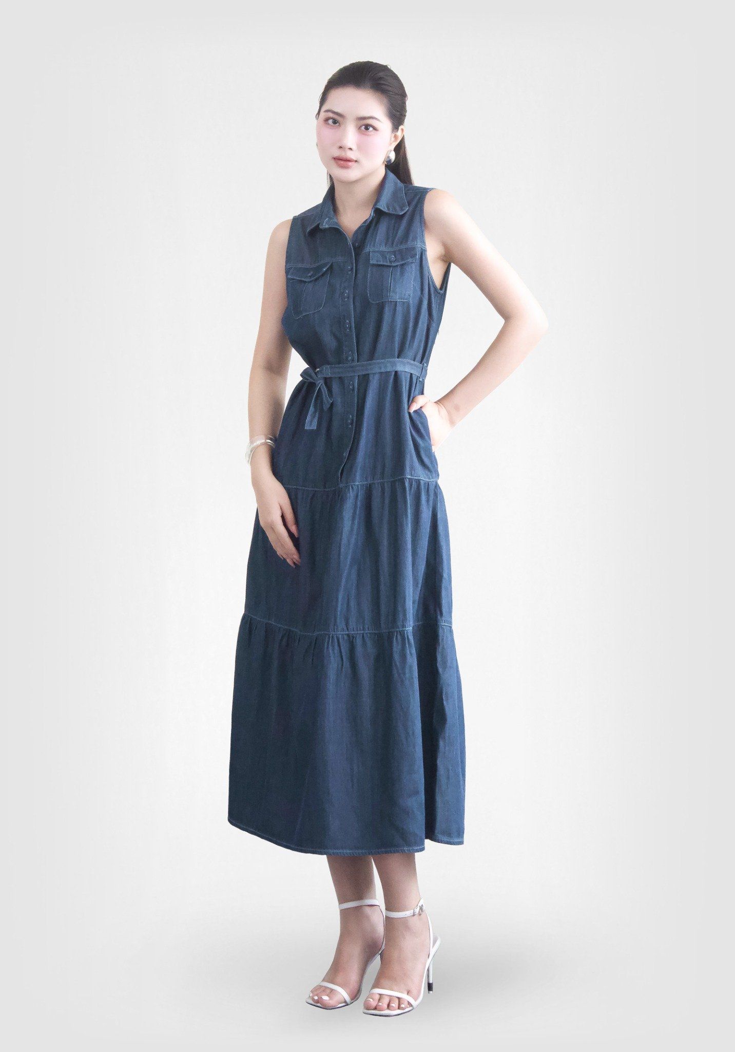 ĐẦM DENIM DARK BLUE FORM MAXI KHÔNG TAY - 125WD2127F2