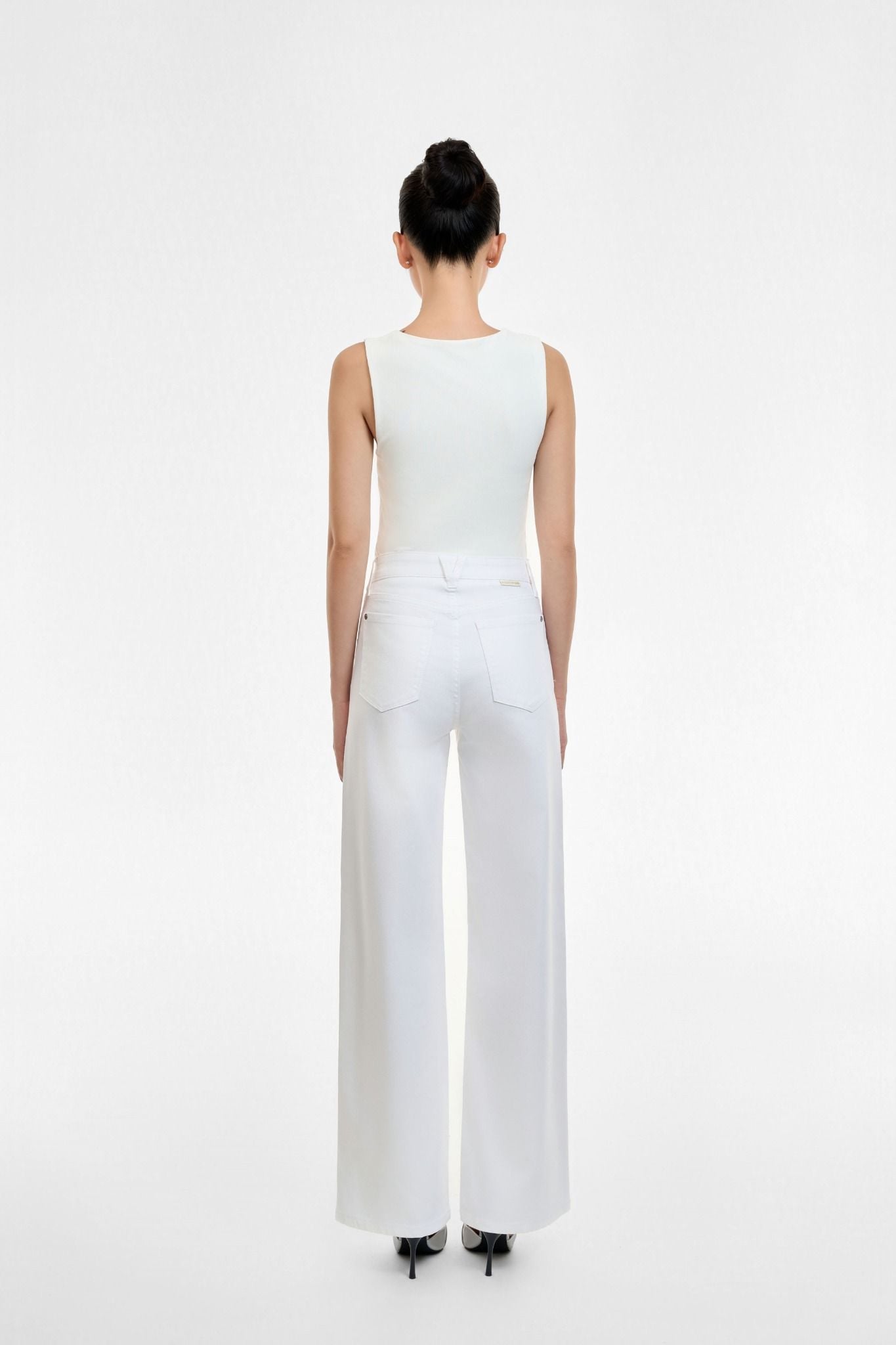 QUẦN DÀI NỮ DENIM TRẮNG FORM STRAIGHT - 125WN2083B1