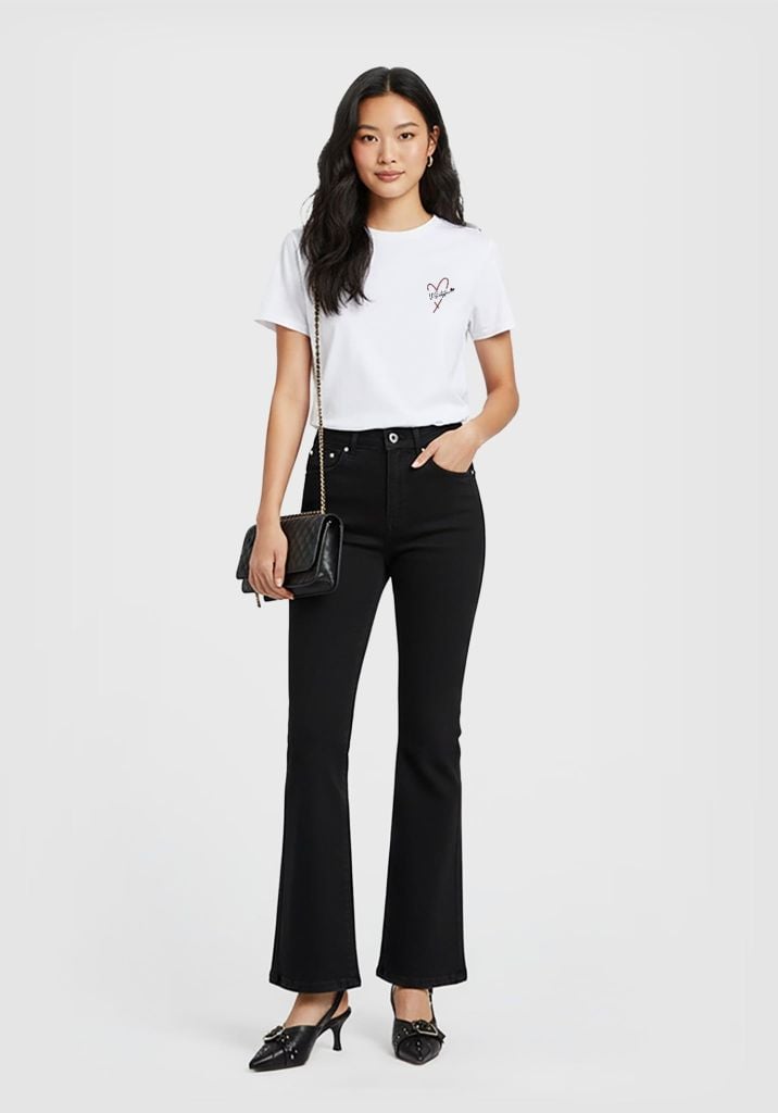 ÁO THUN NỮ DÁNG REGULAR MÀU TRẮNG IN CHỮ KÝ TRÁI TIM - 225WN2021B2