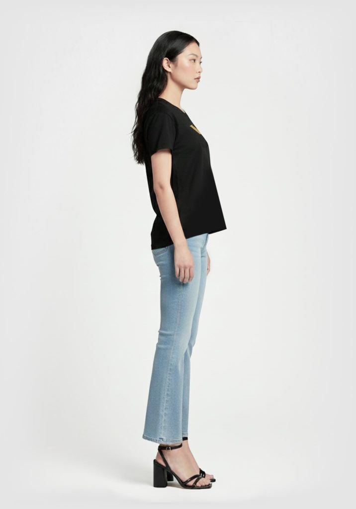 ÁO THUN NỮ DÁNG REGULAR MÀU ĐEN IN CHỮ V - 126WN2021B1