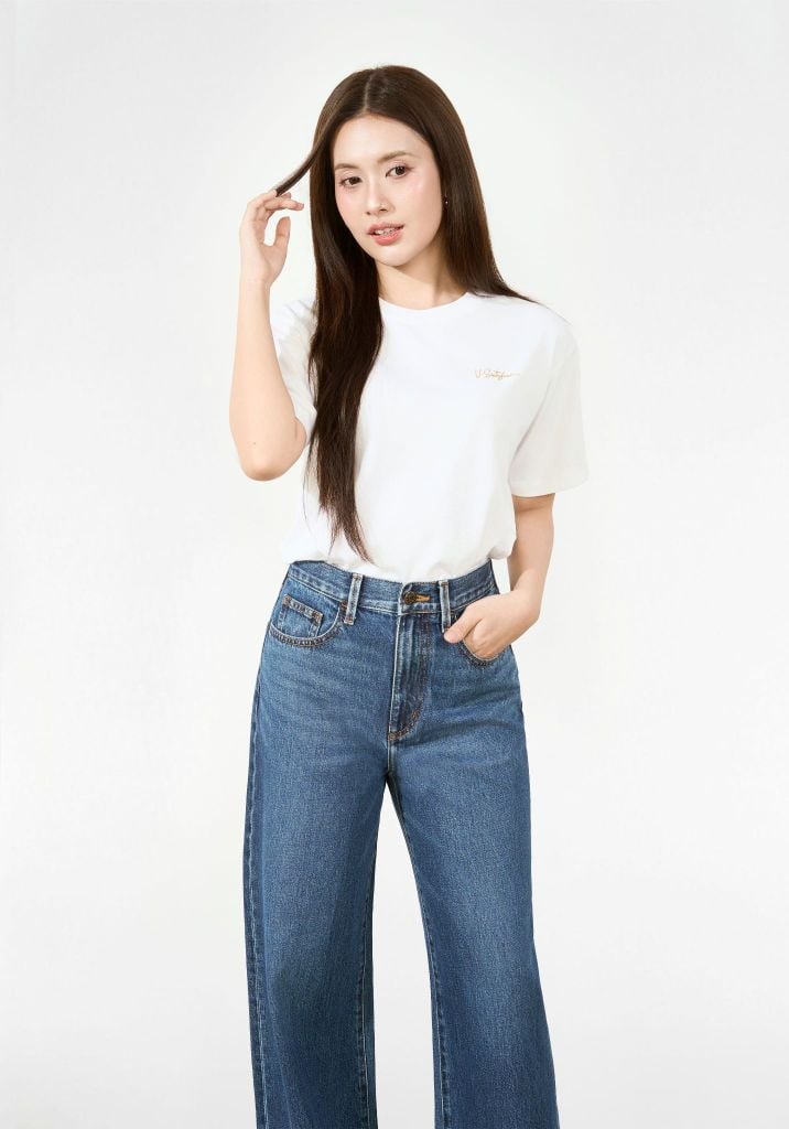 ÁO THUN NỮ DÁNG CROP THÊU LOGO CHỮ KÝ - 126WN1023F2100