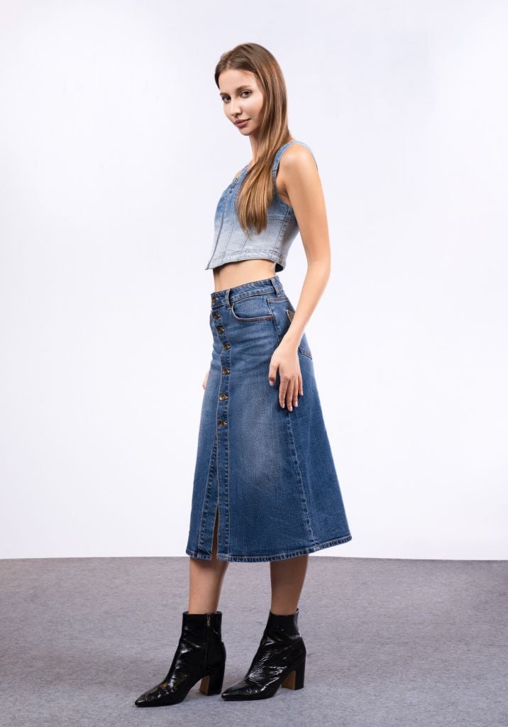 Áo Denim Nữ Kiểu Bra Màu Xanh Sáng. Light  Blue Bra Style Women's Denim Shirt - 222WD1015F1