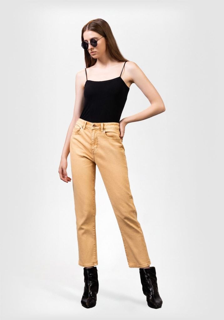 Quần Jeans Nữ Dáng Straight Màu Vàng Cát. Sand Yellow Straight Women's Jeans - 222WN1083F3