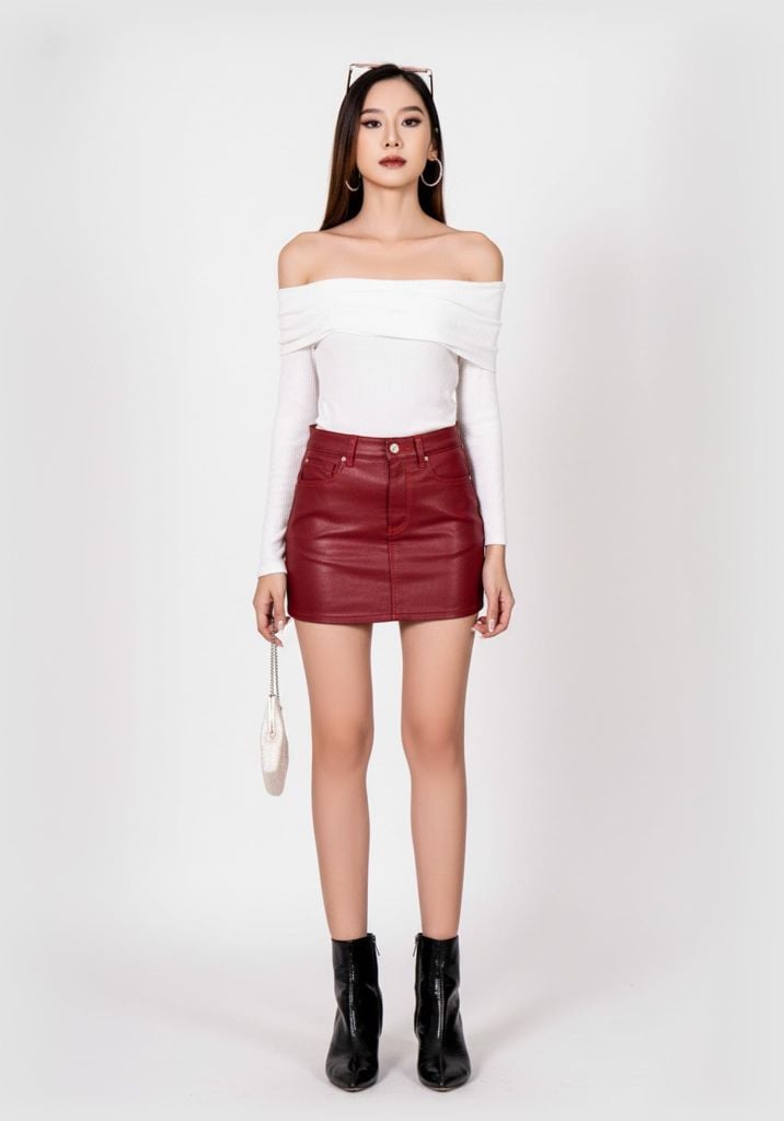 Chân Váy Nữ Ngắn Phủ Màu Đỏ Giả Da. Women's Short Skirt Covered in Colorful Faux Leather - 223WD1114B2