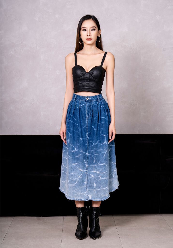 Váy Denim Dáng Xòe Midi Xếp Ly Laser Họa Tiết Nước. Laser Pleated Midi Flared Denim Skirt with Water Pattern - 223WD2115F1