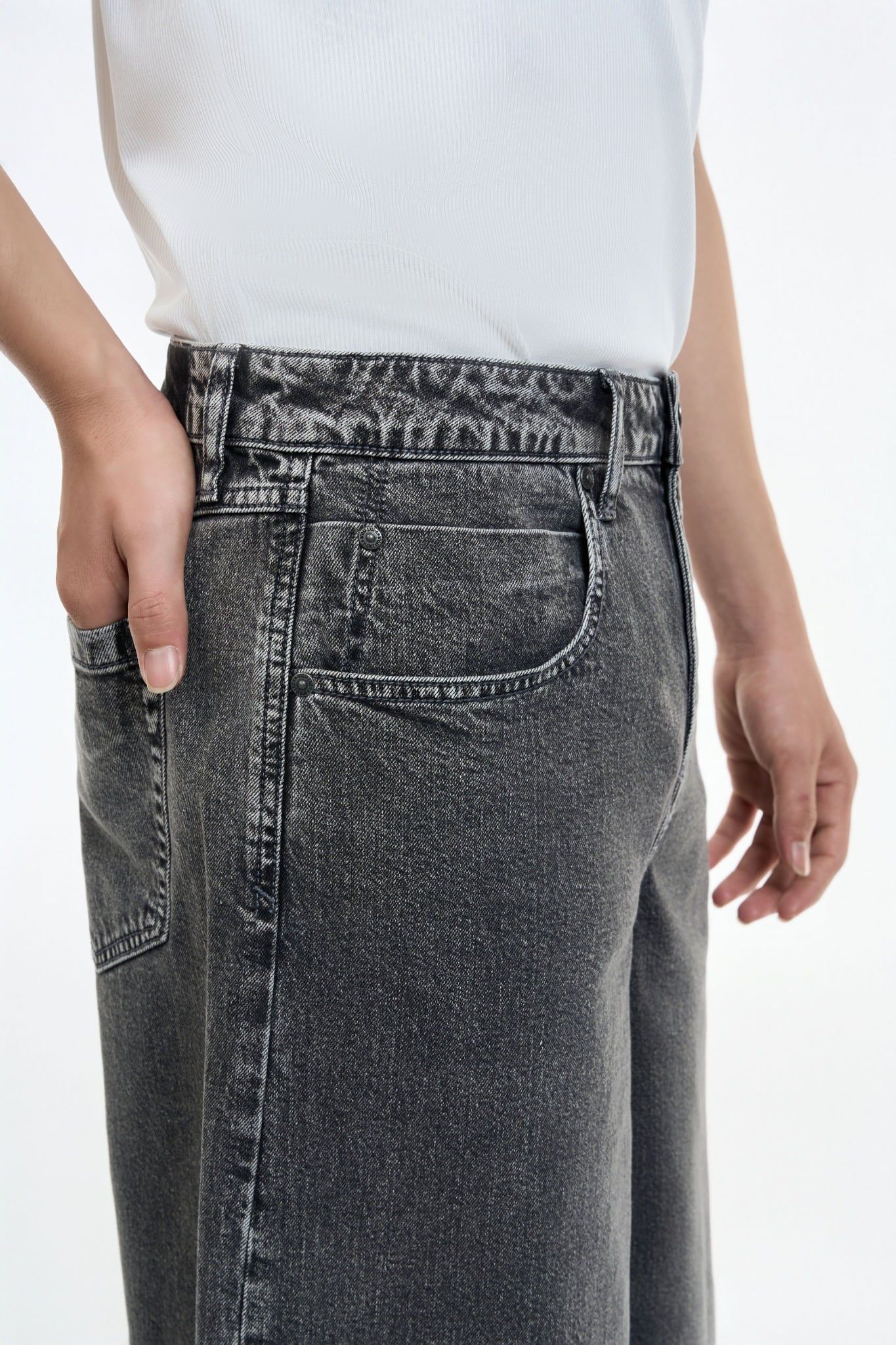 QUẦN SHORTS NAM DENIM XÁM FORM RỘNG - 224MD3103B2