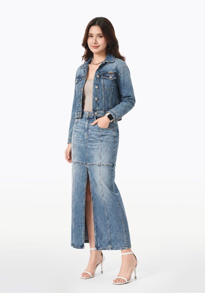 ÁO KHOÁC NỮ DENIM LIGHT BLUE FORM TYPE 3 CROP - 224WD1049B1