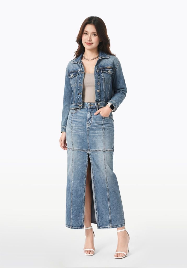 ÁO KHOÁC NỮ DENIM LIGHT BLUE FORM TYPE 3 CROP - 224WD1049B1