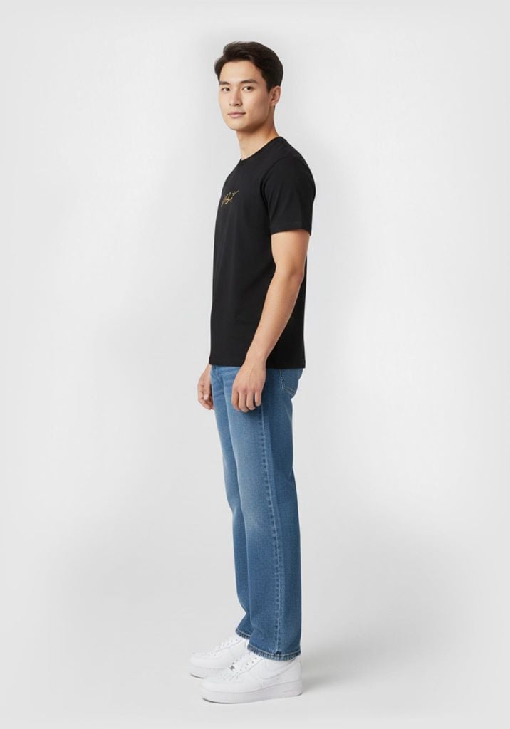 ÁO THUN NAM REGULAR ĐEN THÊU CHỮ KÝ, IN CỜ ĐỎ CHIM HẠC - 225MN3021B2