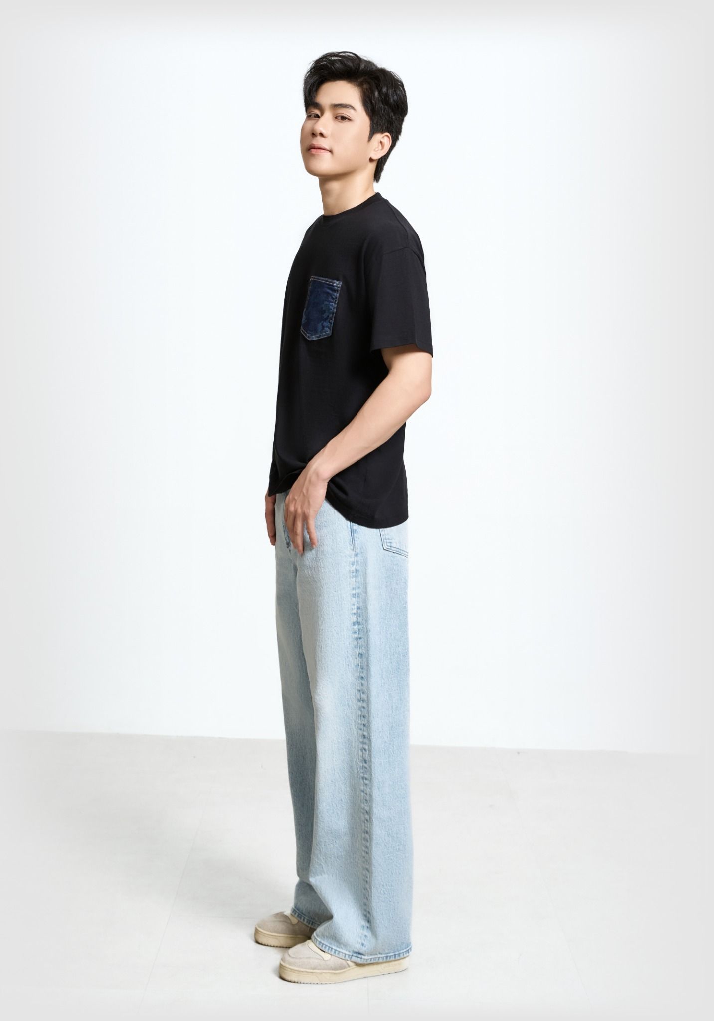 ÁO THUN NAM OVERSIZE ĐEN ĐẮPTÚI DENIM LASER CAMO - 225MN3023B1