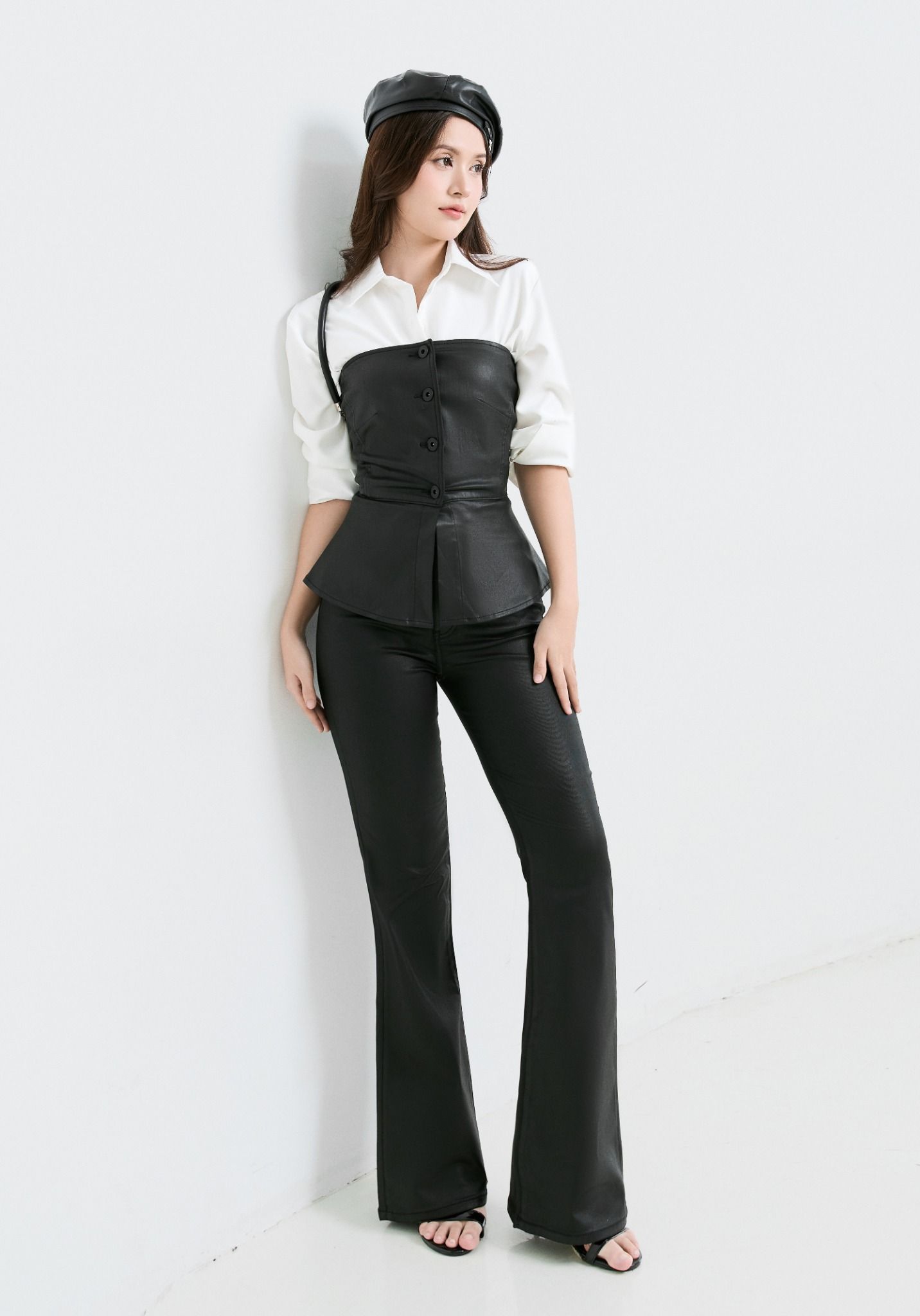 ÁO KIỂU QUÂY TUBE GÀI NÚT VẢI COATING GIẢ DA ĐEN - 225WD1015F1