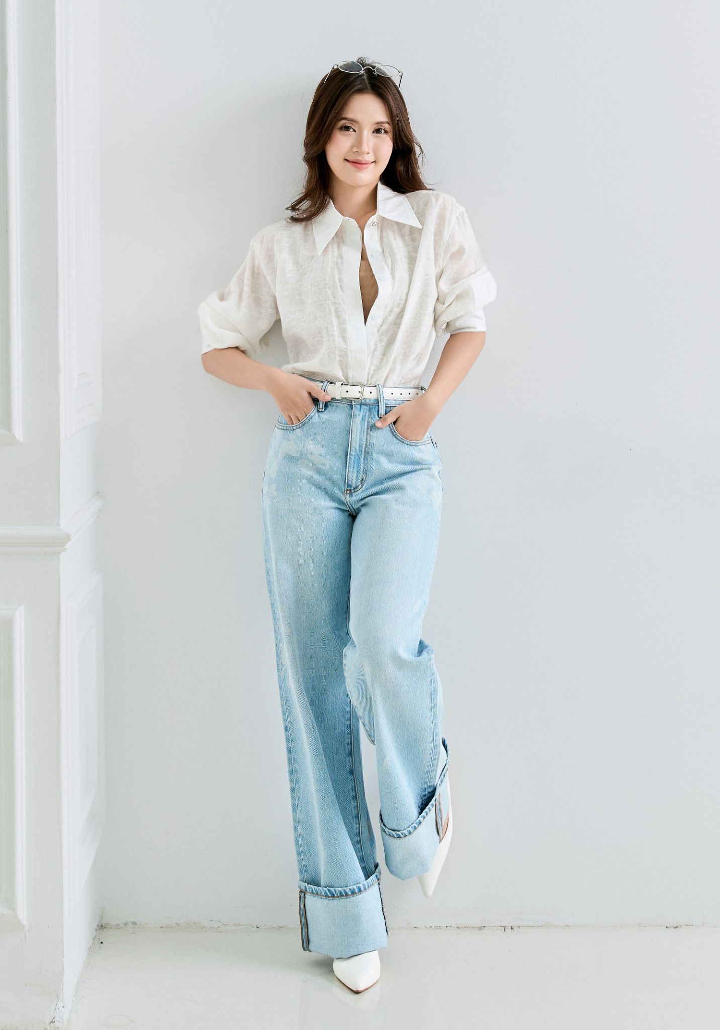 QUẦN DÀI NỮ DENIM DÁNG RELAX DÀI LẬT LAI LASER HOA - 225WD1080F4