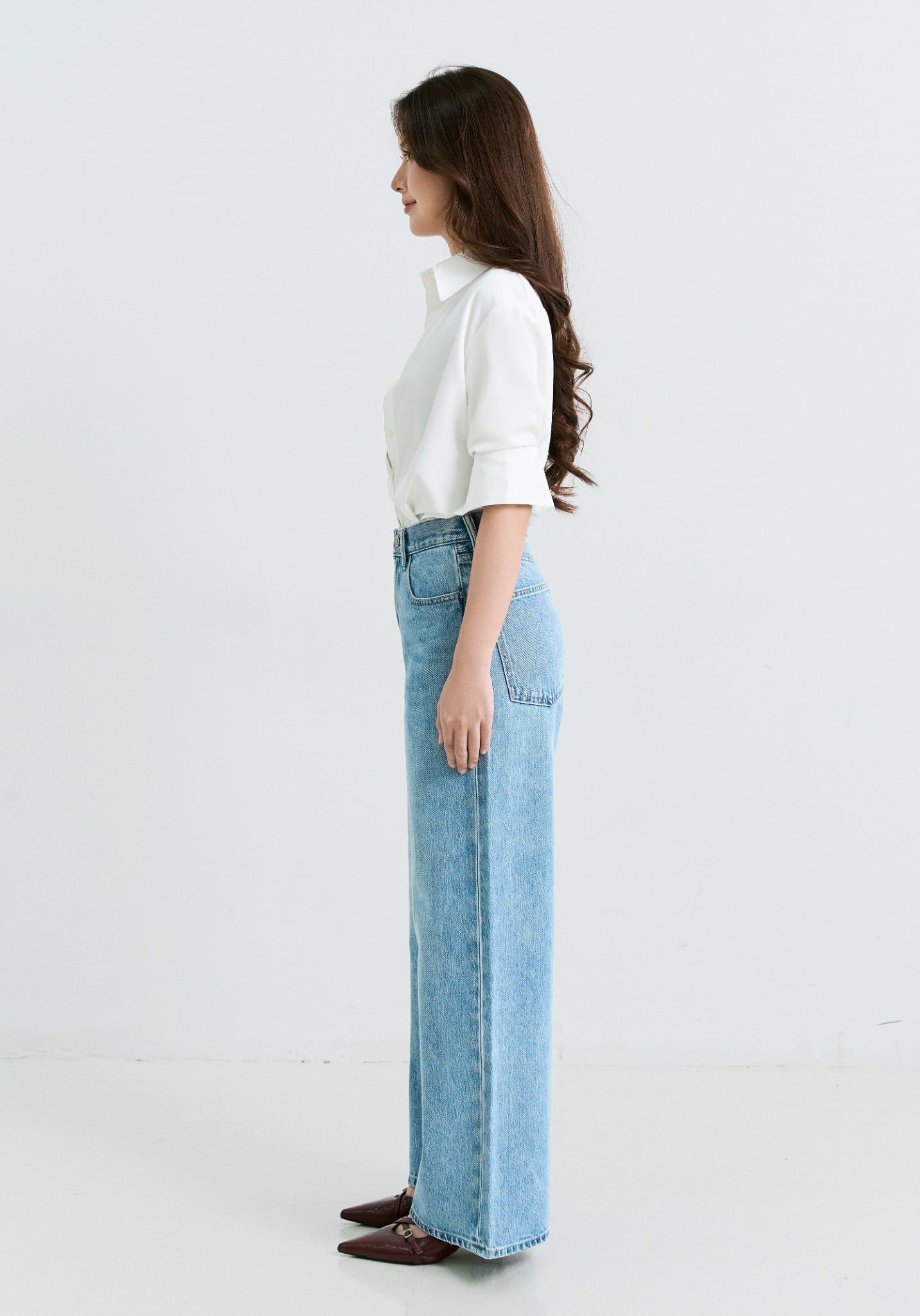 QUẦN DÀI NỮ DENIM DÁNG RELAX CROP XANH SÁNG - 225WD2080B1