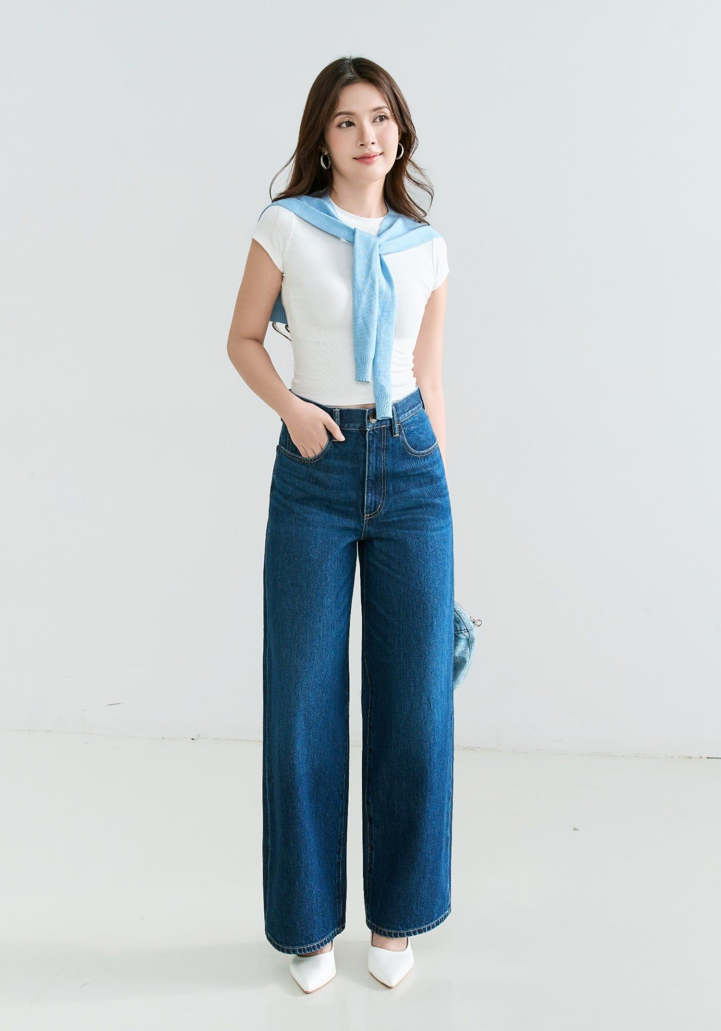 QUẦN DÀI NỮ DENIM DÁNG RELAX CROP XANH ĐẬM - 225WD2080B1