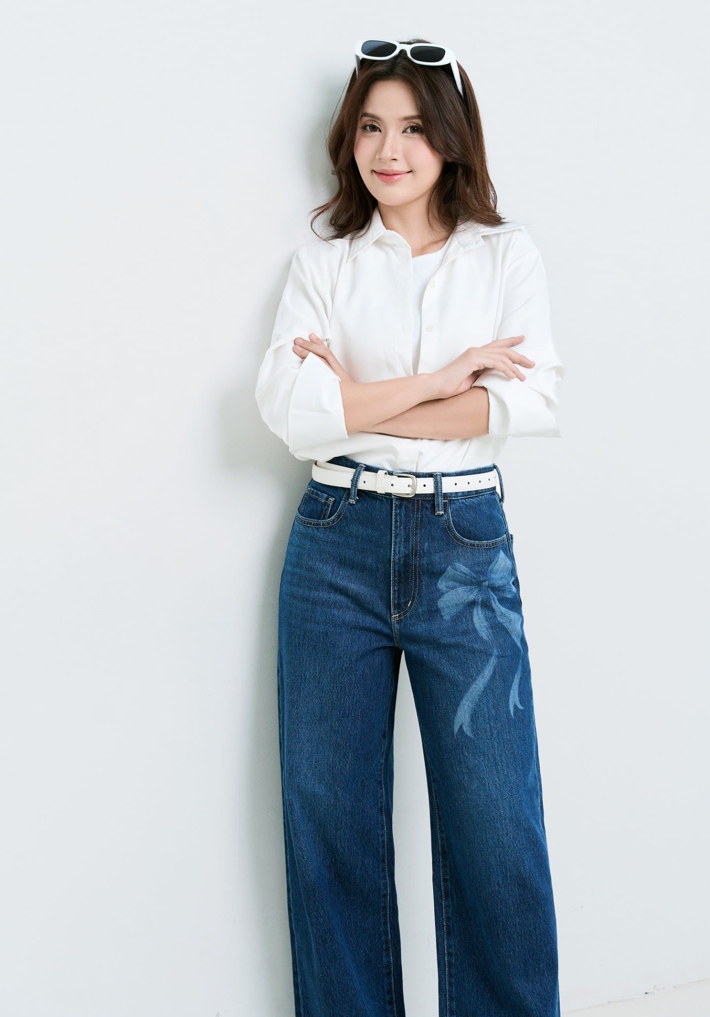 QUẦN DÀI NỮ DENIM DÁNG RELAX CROP LASER NƠ - 225WD2080F3