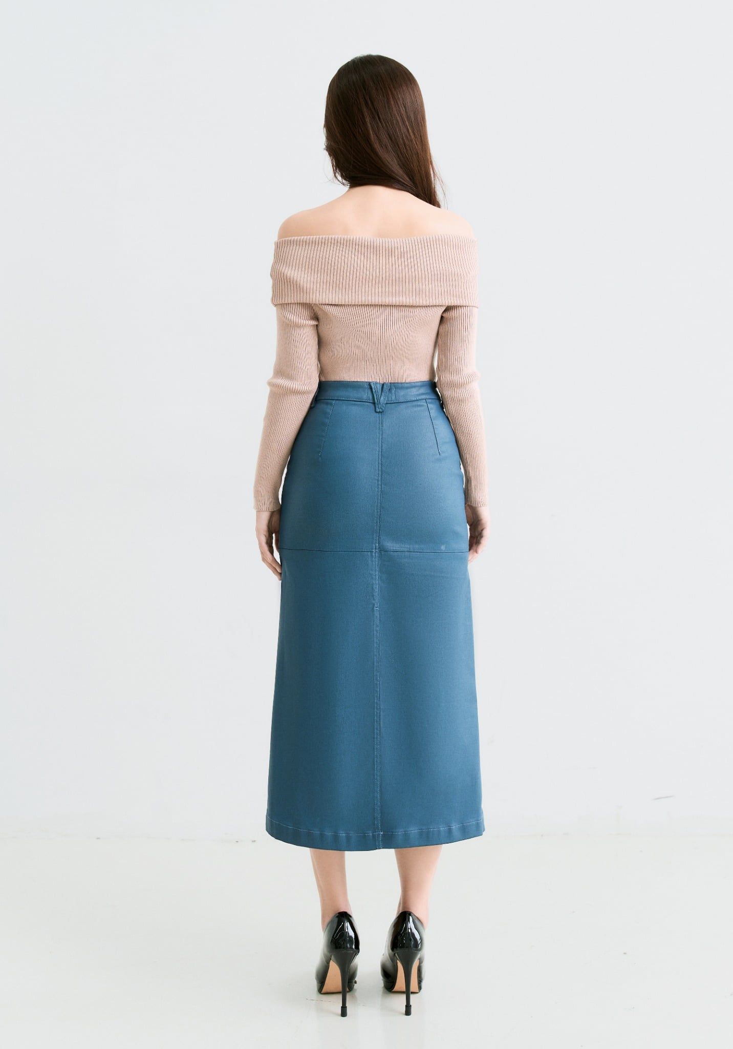 VÁY NỮ DENIM COATING XANH FORM MIDI - 225WD2116F1