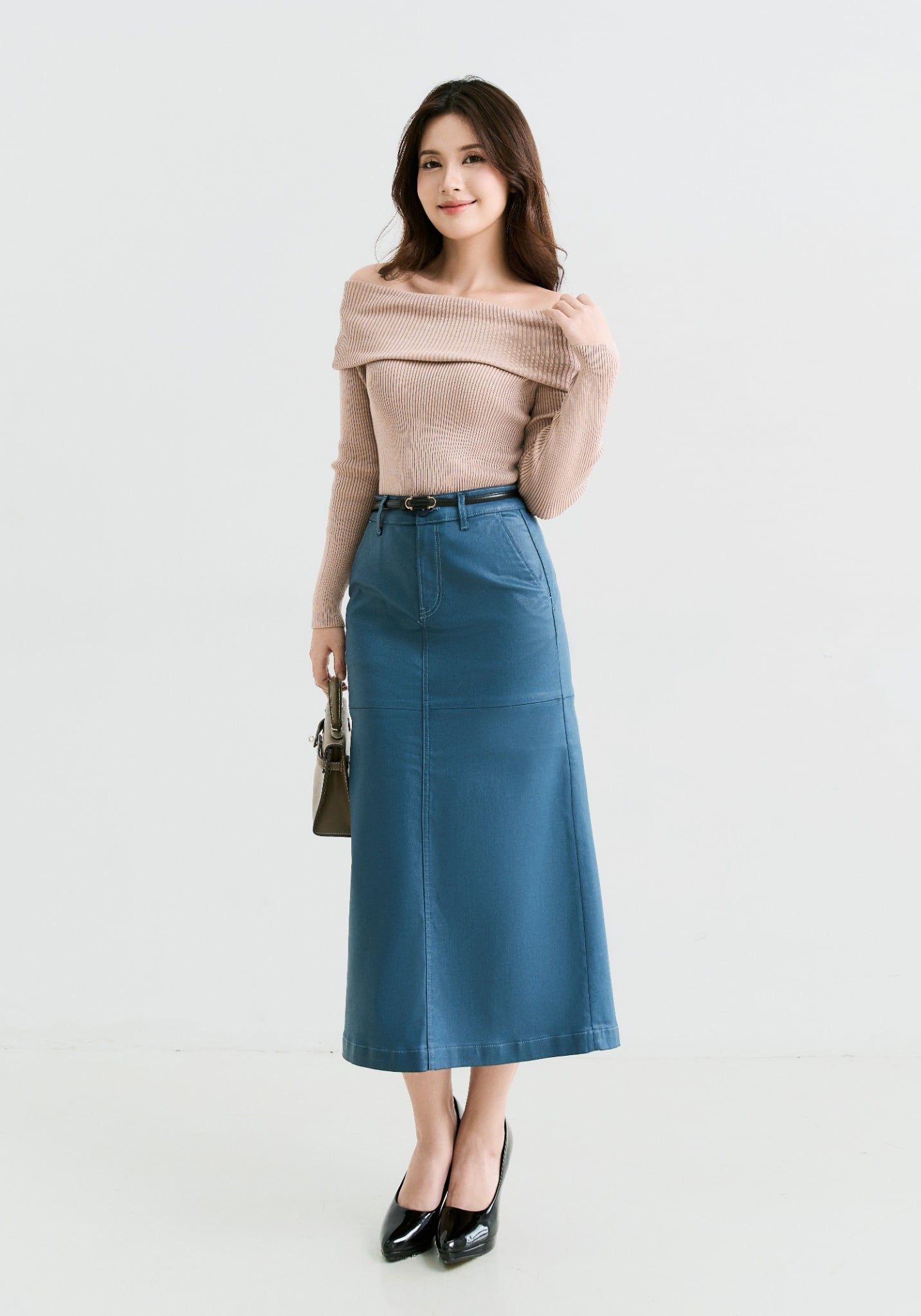VÁY NỮ DENIM COATING XANH FORM MIDI - 225WD2116F1