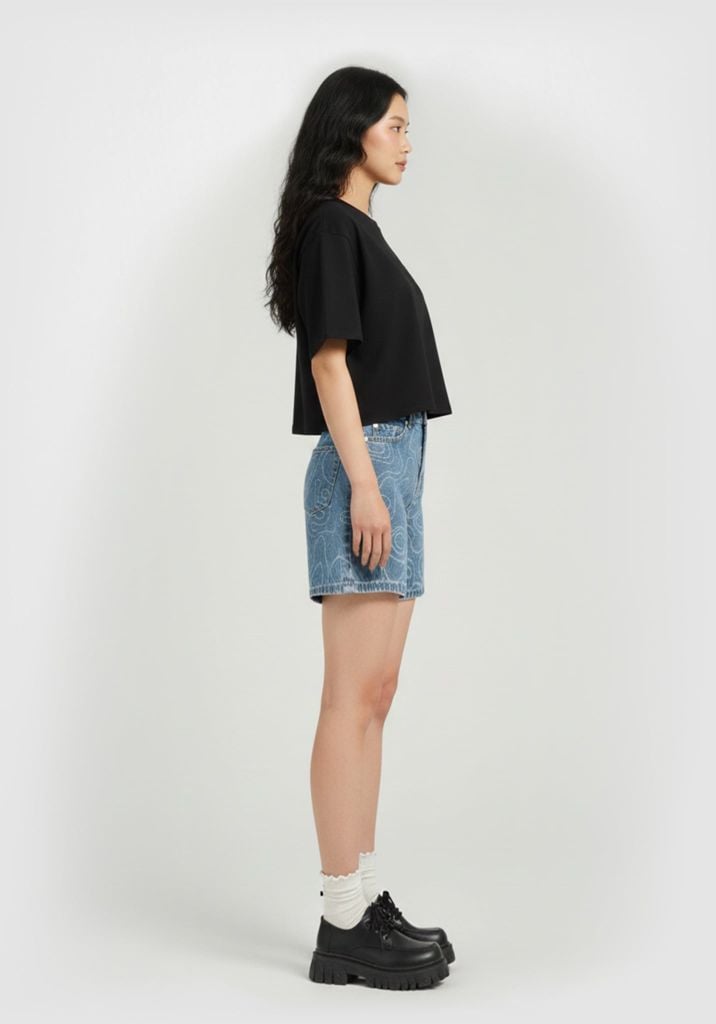 ÁO THUN NỮ DÁNG CROP RỘNG MÀU ĐEN IN LOGO TRÒN - 225WN1023B1